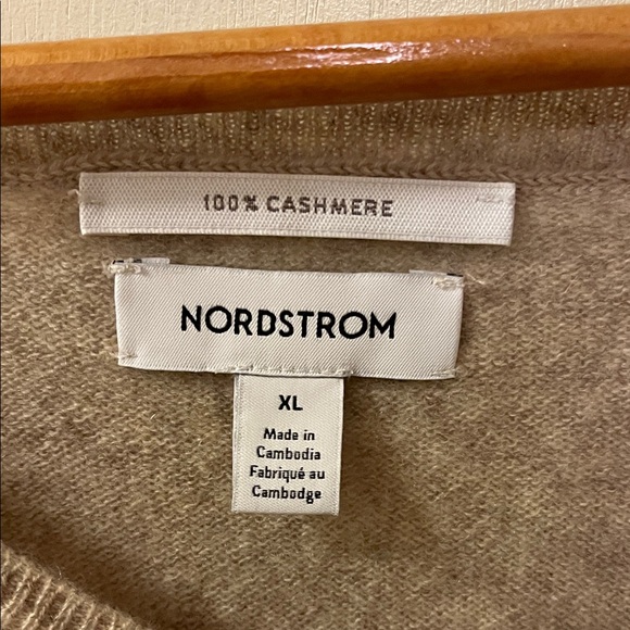 Nordstrom Women's Beige V-Neck Sweater - Picture 2 of 3